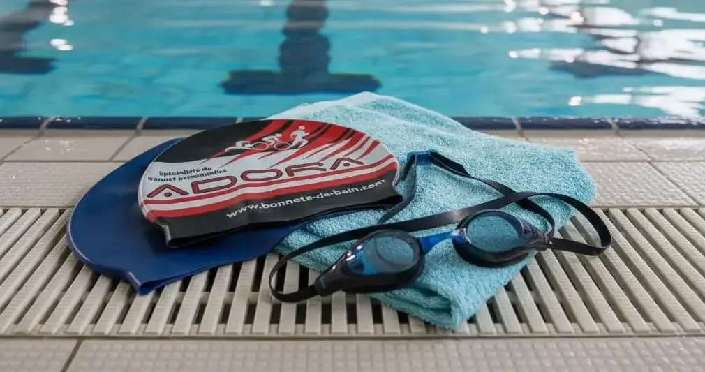 Verplichte zwembenodigdheden Nederland 2025 zwemmutsje badpak openbaar zwembad